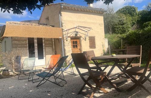 Nyons House | Cabanon entouré de montagnes et d'oliviers