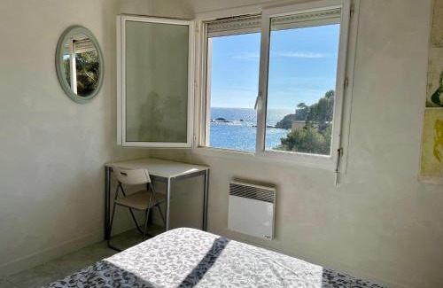 Ensues-la-Redonne House | Cabanon Sur L eau