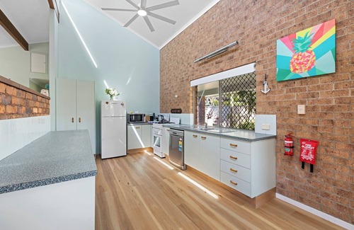 Bogangar House | Cabarita Beach - 3 bedroom house walking distance to beach & shops.