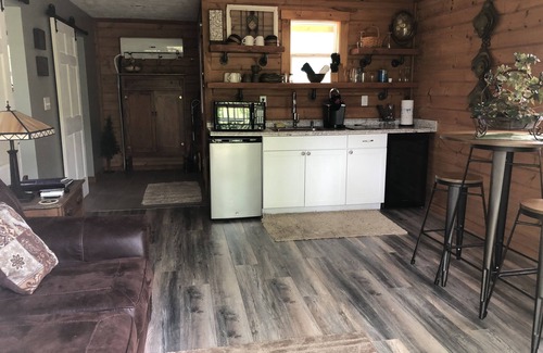 Weston Cabin | Cabernet Getaway