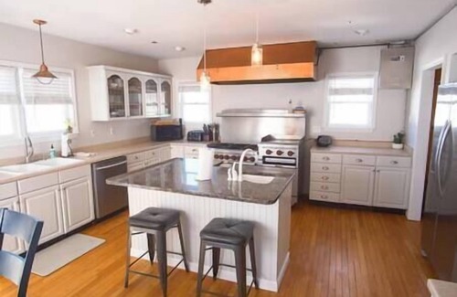 North Conway House | Cabernet Landmark Inn, Hot Tub, Fireplaces Views