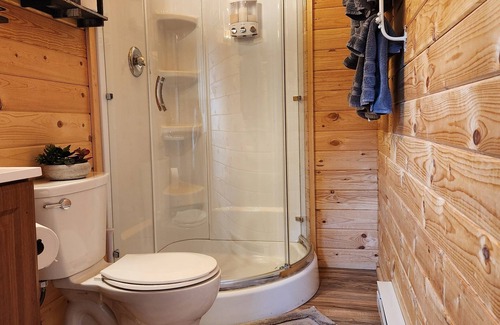 Jardine Cabin | CABIN 1- Secluded cabin 5 miles from the North entrance to Yellowstone.