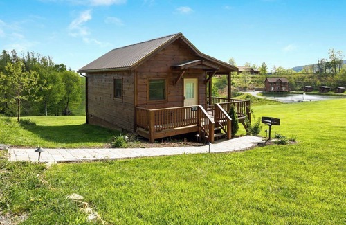 Purlear Cabin | Cabin #1 The Sky Retreat - Off the Blue Ridge Parkway