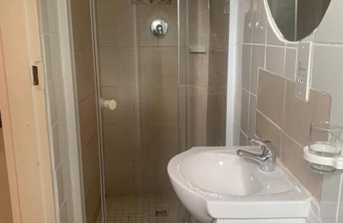 Kasane Bed & Breakfast | Cabin 101 Guest Lodge