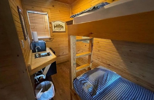 Negreet Cabin | Cabin 15 at Tranquility Bay Resort