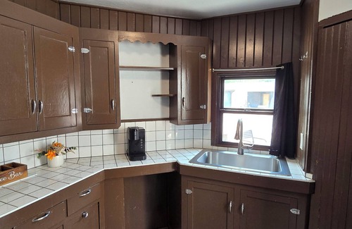 Manitou Springs Cabin | Cabin 19 | 2BR w/Kitchenette Near Downtown