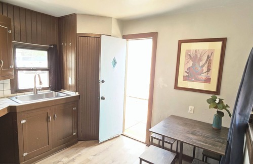 Manitou Springs Cabin | Cabin 19 | 2BR w/Kitchenette Near Downtown
