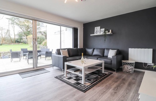 Saundersfoot Cottage | Cabin ∙ 2 bedrooms ∙ 5 guests