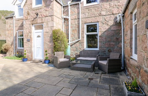 Ballater Cottage | Cabin ∙ 2 bedrooms ∙ 4 guests