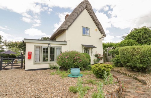 Weybread Cottage | Cabin ∙ 2 bedrooms ∙ 4 guests