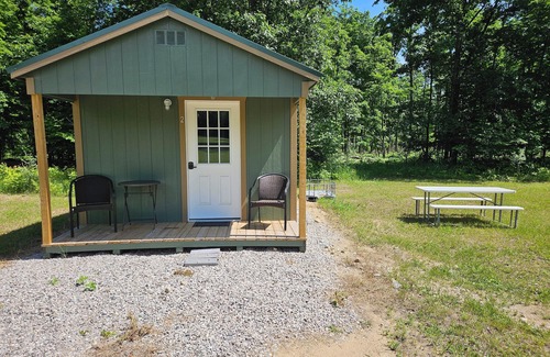 Moorestown RV Rental | Cabin 2 Pleasant mini cabin in the Falmouth/Merritt area