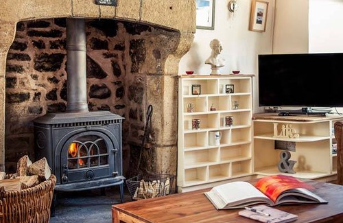 Haltwhistle Cottage | Cabin ∙ 3 bedrooms ∙ 5 guests