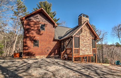 Morganton Cabin | Cabin ∙ 3 bedrooms ∙ 9 guests