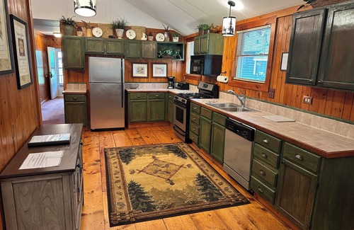 Eagle River Cabin | Cabin 3 by Eagle Waters Resort