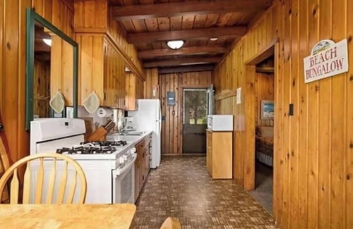 Pine River Apartment | Cabin 4 at Heath's Resort