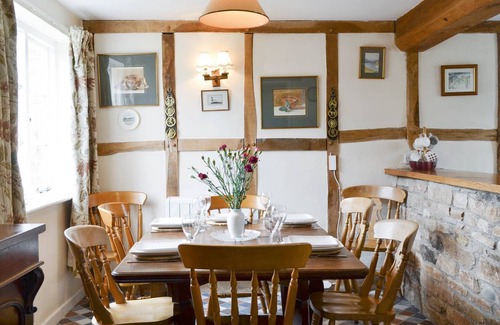 Newent Cottage | Cabin ∙ 4 bedrooms ∙ 8 guests