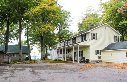 Houghton Lake Cabin | Cabin 4 - Cozy 3-bedroom lakefront