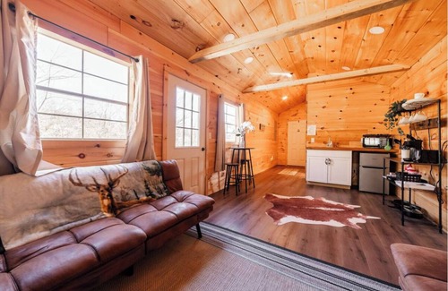 Joelton Cabin | Cabin 4 @ Jones Farm Venue and Cabins