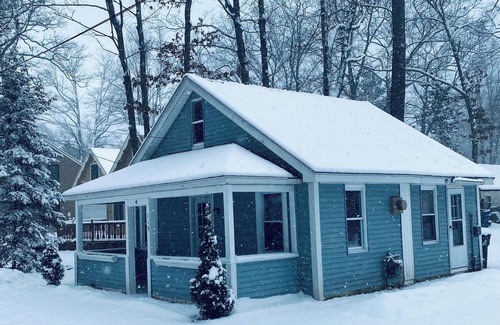 Higgins Lake House | CABIN #4 WITH LAKE VIEW AT HIGGINS LAKE - TRUE NORTH CABIN RENTALS