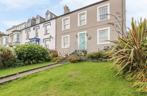 Borth-y-Gest Cottage | Cabin ∙ 5 bedrooms ∙ 9 guests