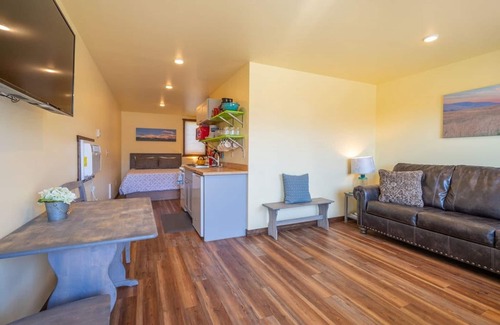 Emigrant Cabin | Cabin 5 · Emigrant Cabins #5 - Affordable Tiny Cabin in MT