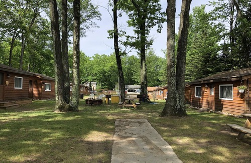 Mayfield Cabin | Cabin 5 Lake Cabin Resort on Fife Lake