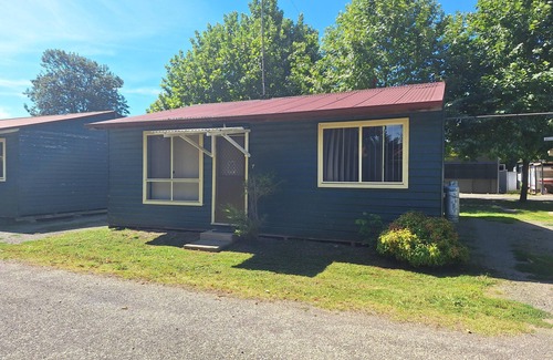 Thornton Cabin | CABIN 6 - Two Bedrooms, sleep up to 6