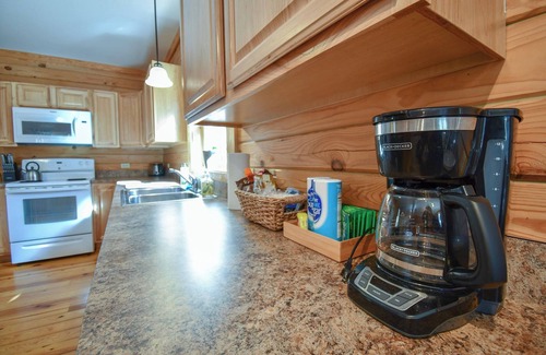 Lexington Cabin | Cabin 80, Luxury 6 bedroom 3 bath Cabin minutes from Downtown Lexington!