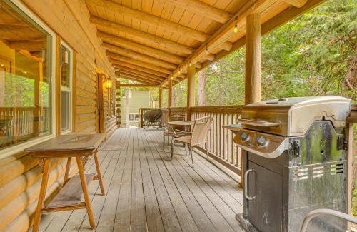 Crestline House | Cabin about 1 Mi to Lake Gregory and Hiking!