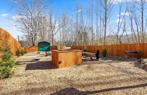 Rocky Grove Apartment | Cabin Apt 20min to Gatlinburg across from Ntl Park GameRoom+FirePit+Pet Friendly