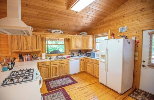 Laurel Springs Cabin | Cabin at Cranberry Mill - Private Creekfront Cabin in Laurel Springs