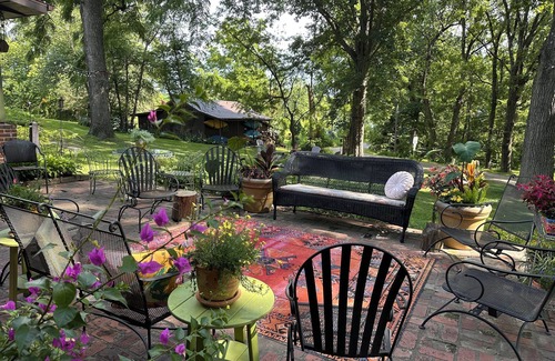 Highland Center Cabin | Cabin by Keomah State Park: Swimming Pool, Hot Tub Patio, Game Room, Trails