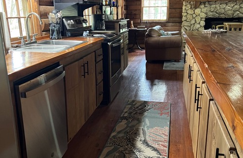 Panacea Cabin | Cabin By the Bay A unique authentic log cabin by the beach