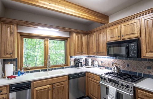 Altamont House | Cabin by the Bluff