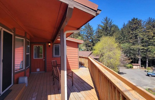 Brookings House | Cabin by the Sea 2-bedroom house with WiFi in Whaleshead