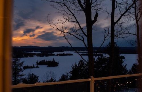 Saint-Aime-du-Lac-des-Iles Ski Chalet | Cabin N1 Les Grand'Pares Lake view Jacuzzi