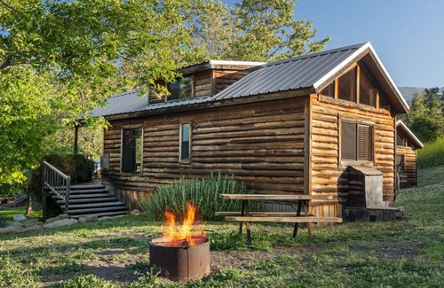 Goleta Cabin | Cabin | Cozy Loft + Firepit | No Hidden Fees