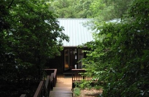 Cleveland Cabin | Cabin Getaway ~Relax and Enjoy the hot tub or hang out in the game room