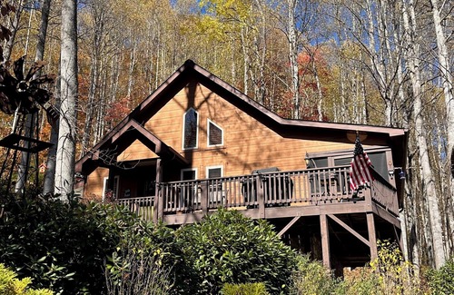 Maggie Valley Cabin | Cabin-Home Heat & AC, WiFi, Fireplace,Full Kitchen and much more