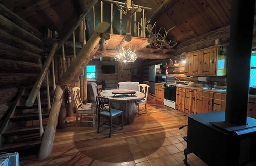 Alma Apartment | Cabin in Alma with fireplace