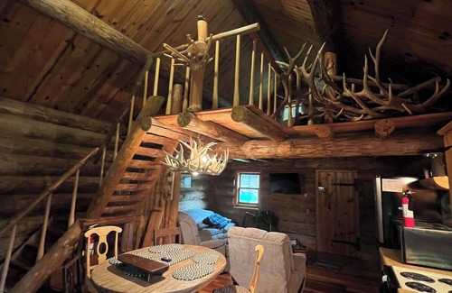 Alma Apartment | Cabin in Alma with fireplace