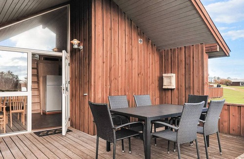 Nr. Lyngby House | Cabin in camping resort with activities