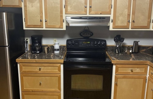 Tullahoma House | Cabin in Country close to Lake w Hot Tub.