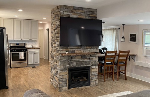 Greentown Cabin | Cabin in Lake Community