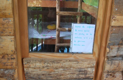 Salon-de-Provence Cabin | Cabin in the plane tree, swimming pool, trampoline