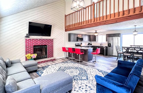 Tobyhanna House | Cabin in the middle of 42 attractions in the Poconos!