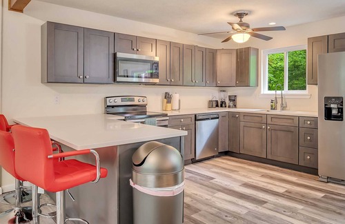 Tobyhanna House | Cabin in the middle of 42 attractions in the Poconos!