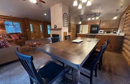 Ashland House | Cabin in the mountains of Ashland