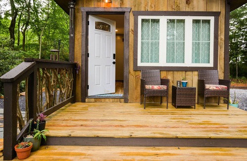 Fairview Cabin | Cabin in the woods of Fairview. 20 minutes to Asheville.