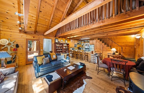 Fern Valley Cabin | Cabin in the Woods "Sky Rock Lodge" with Hot Tub, walk to town with a/c units
